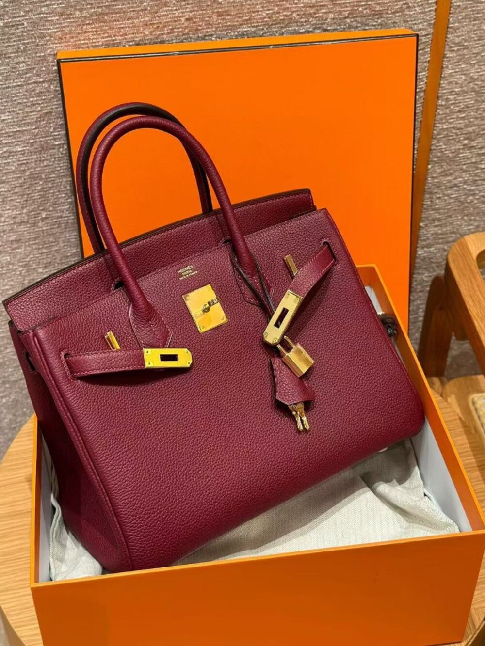 Classic Hermes Bag: A Stylish and Versatile Choice for Elegance